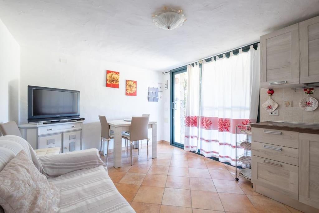 Mare A 4 Minuti AutoCasa/Giardino E Wifi Budoni Exterior photo